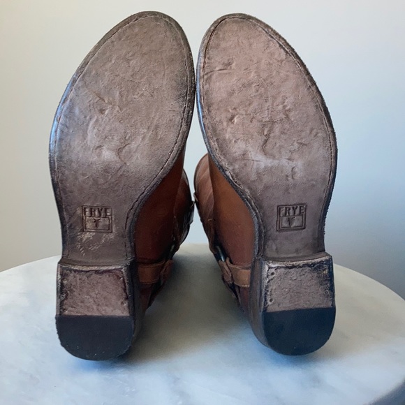 NWT FRYE CARSON HARNESS COGNAC TALL BOOTS SIZE 7M